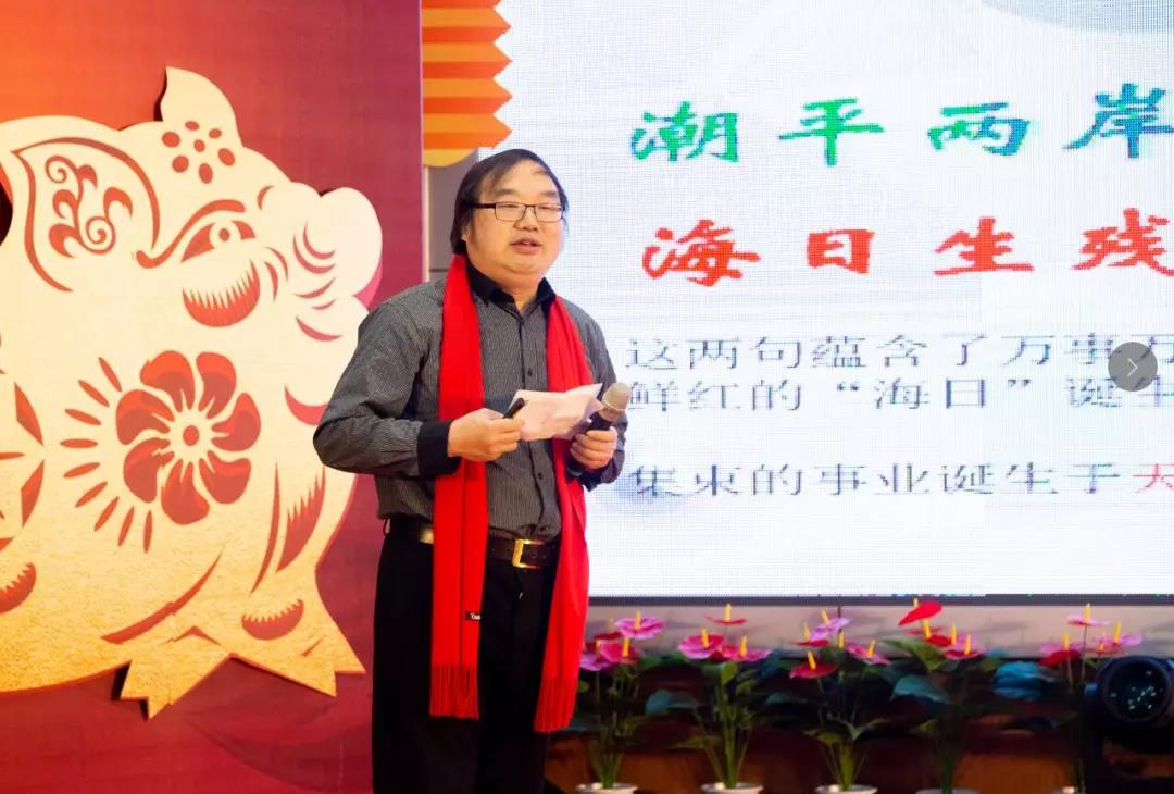 中國建筑金屬結(jié)構(gòu)協(xié)會(huì)專家委員會(huì)副主任、中國建筑設(shè)計(jì)集團(tuán)教授張躍峰 